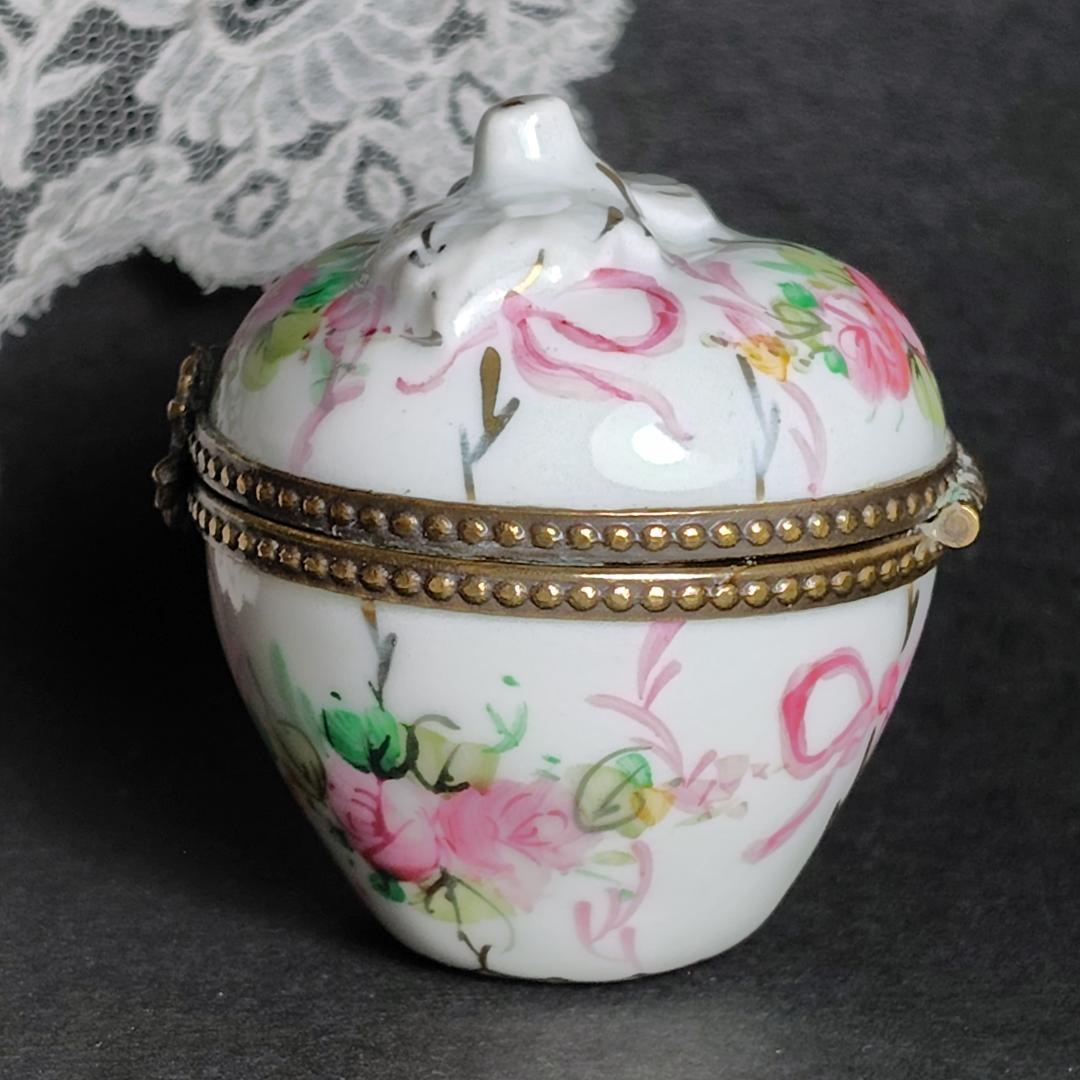 リモージュボックス　トリンケットボックス　フランス製　バラ　リボン