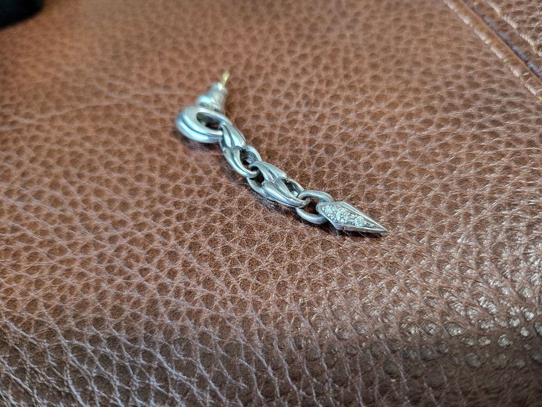 ブラッディマリー　Bloody Mary　ピアス　Dark　ダーク　ダイヤモンド