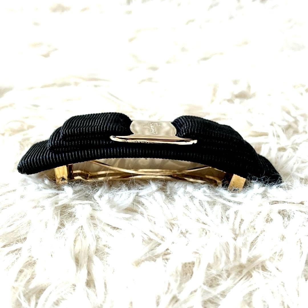 極美品　フェラガモ バレッタ ヴァラ ブラック ゴールド金具 イタリア製 美品