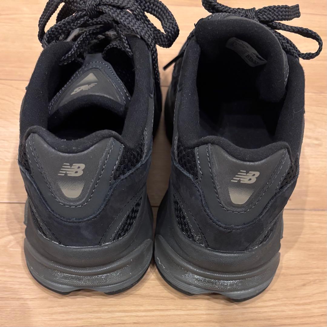 New Balance ブラック スニーカー Abzorb2010