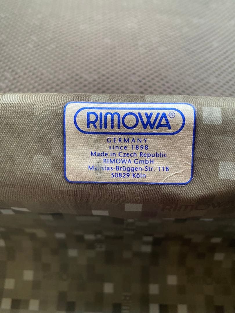 RIMOWA ブラック キャリーケース