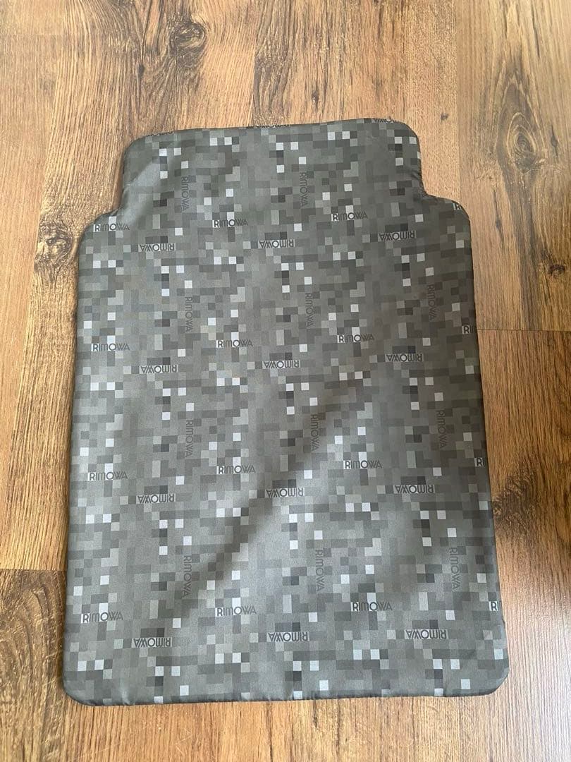 RIMOWA ブラック キャリーケース