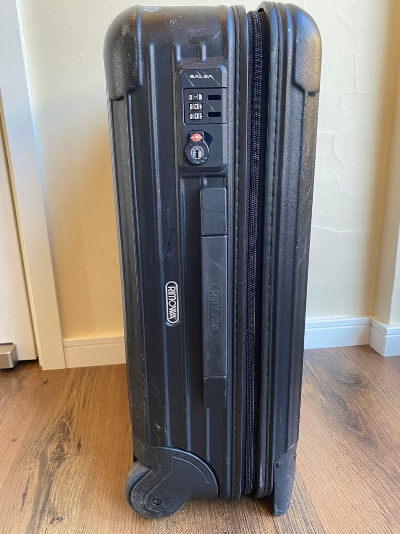 RIMOWA ブラック キャリーケース