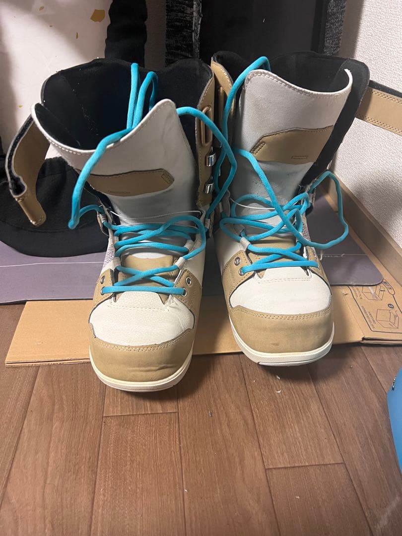 DEELUXE スノーボードブーツ ホワイト/ベージュ/