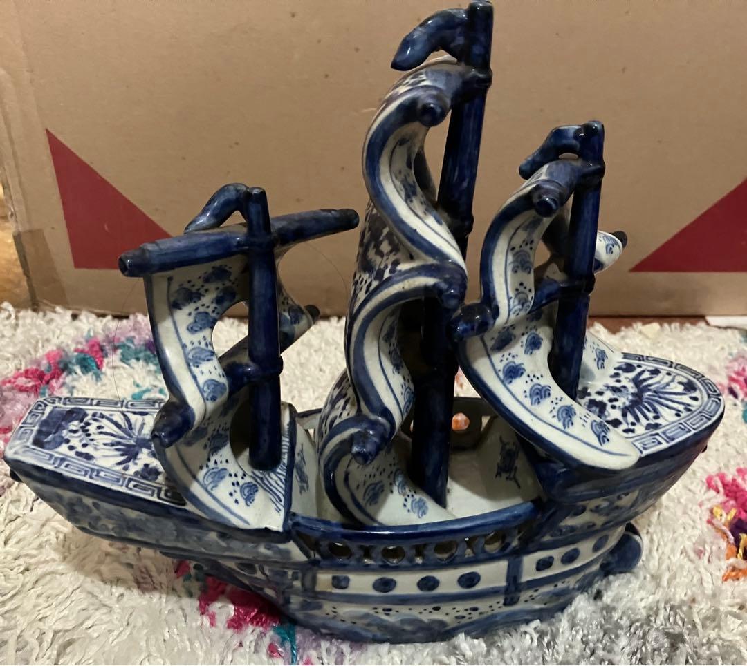 珍品！ブルーの陶製大型帆船