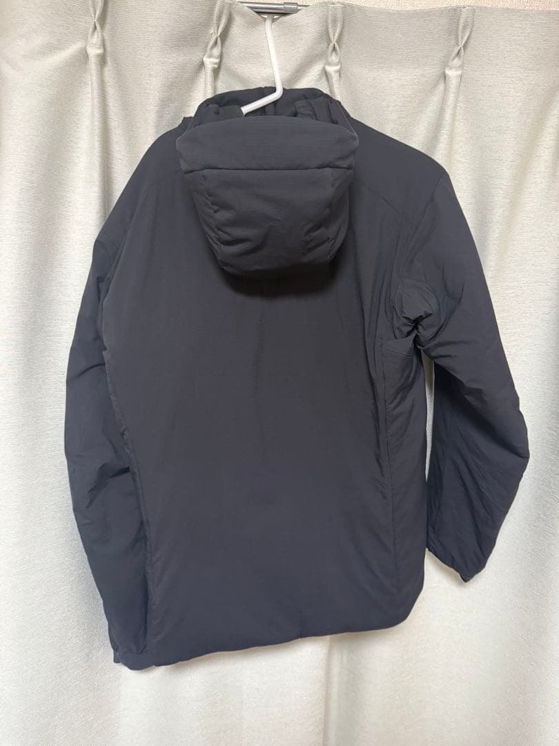 アークテリクス　アトムAR フーディ　メンズ　Sサイズ