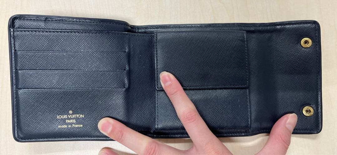 ルイ・ヴィトン 二つ折り財布 紺色