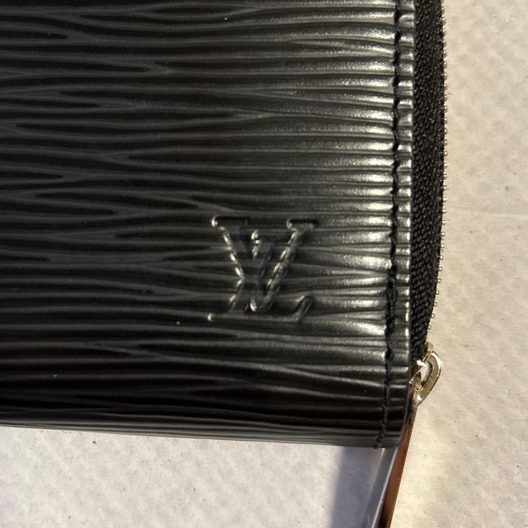 LOUIS VUITTON エピ　ブラック　ジッピーパース　ルイヴィトン