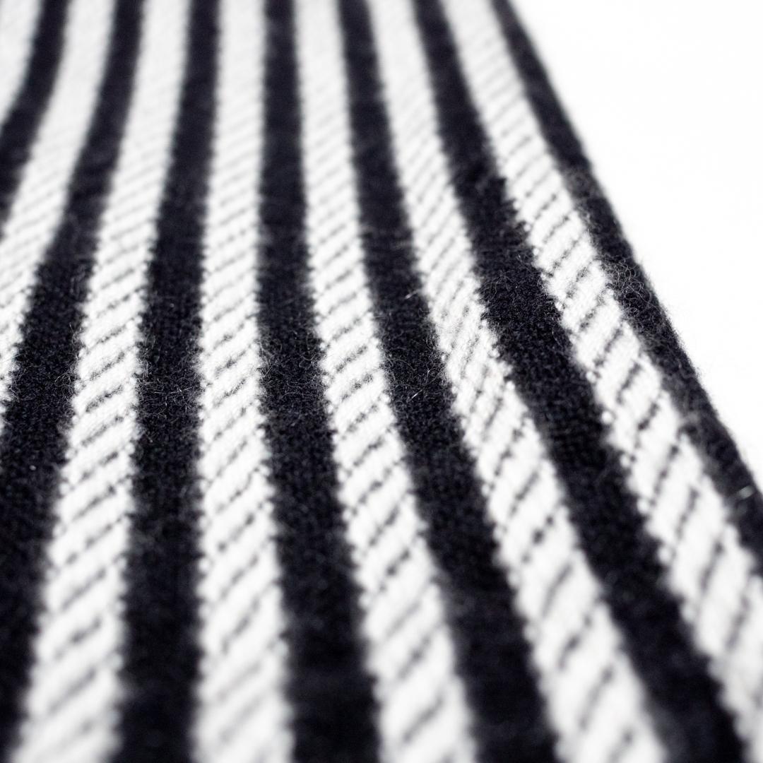 SAINT LAURENT メンズマフラー 白黒 ストライプ