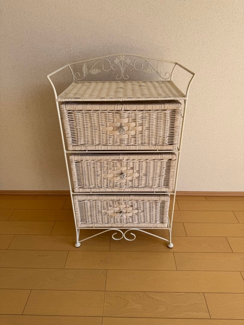 今週値引⚫︎ フレンチシャビーラタンおしゃれな3段チェスト⚫︎(中古)超美品！