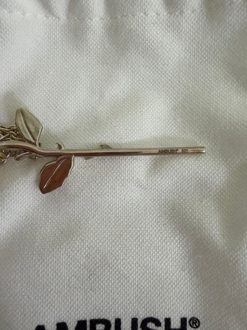 アクセサリー AMBUSH ROSE CHARM NECKLACE