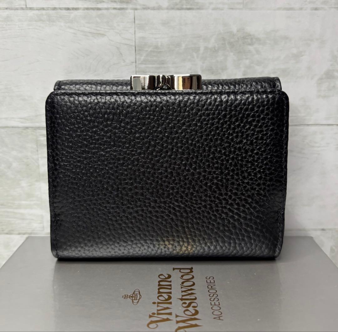 上品！大人気！ヴィヴィアンウエストウッド スモールフレームウォレット 黒