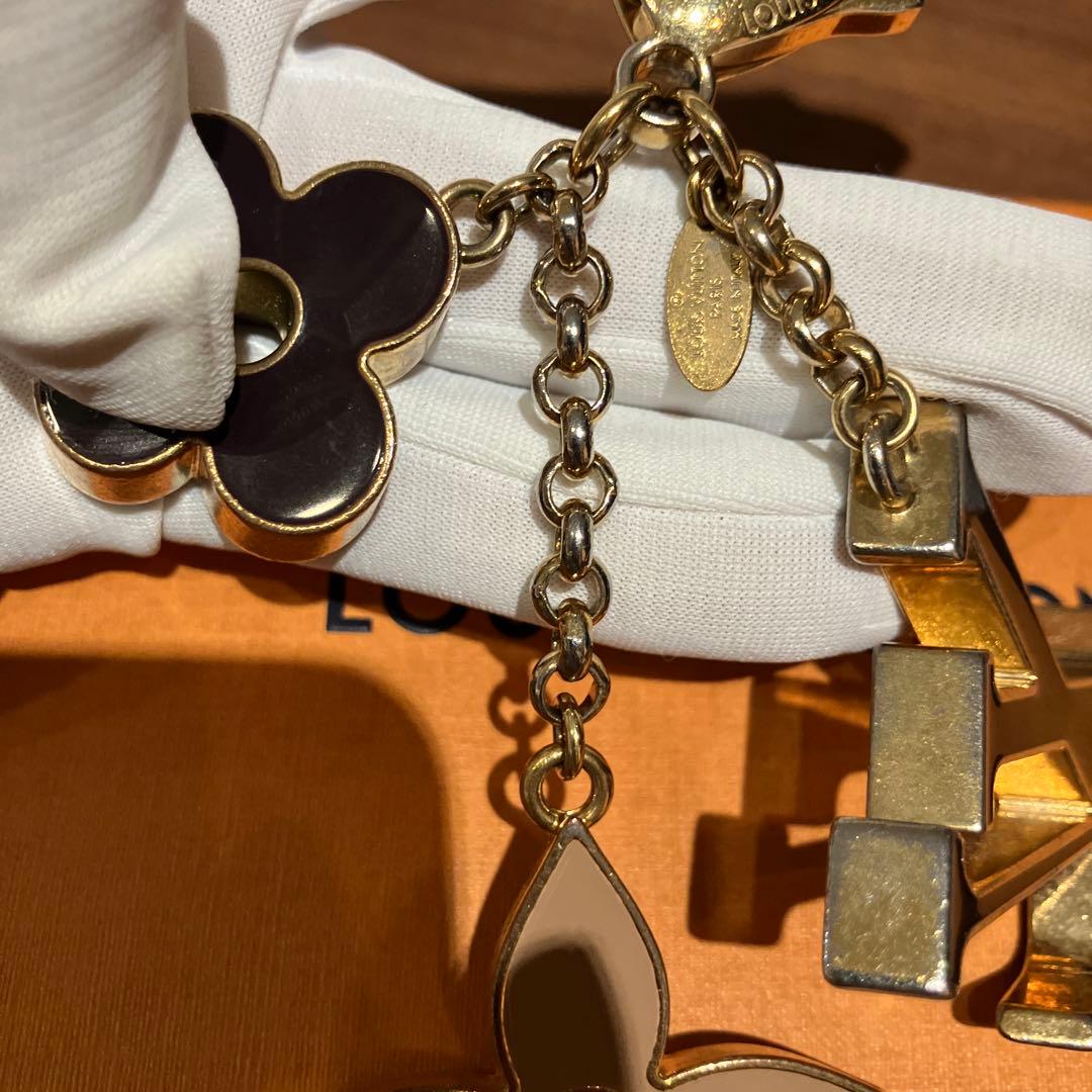 ご*ー様 ルイヴィトン　フルールドゥモノグラム　メッキ　LV フラワー　キーホル