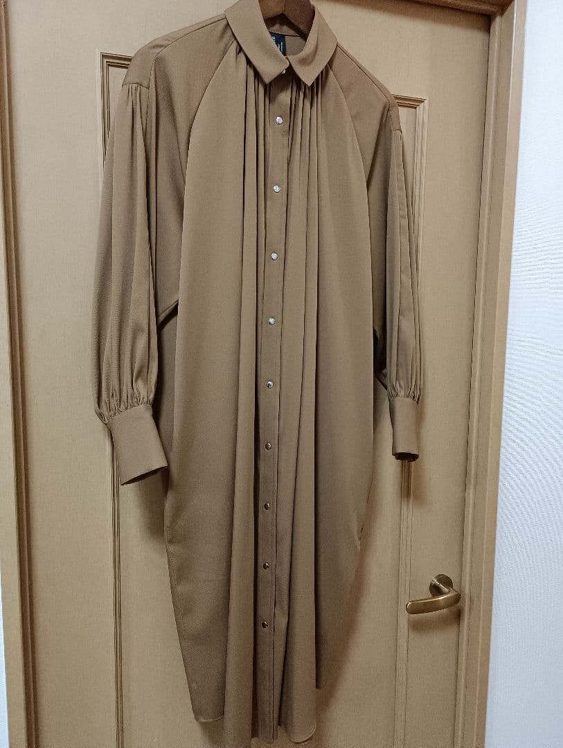 未使用品 support surface ワンピース　キャメル