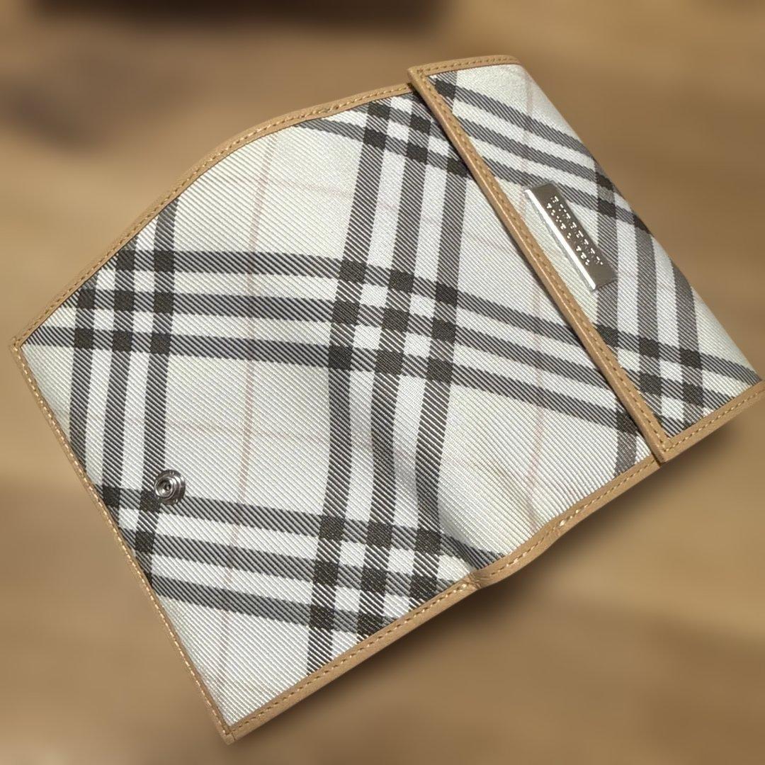 BURBERRY BLUE LABEL ミニ財布　ホワイト　ベージュ　未使用