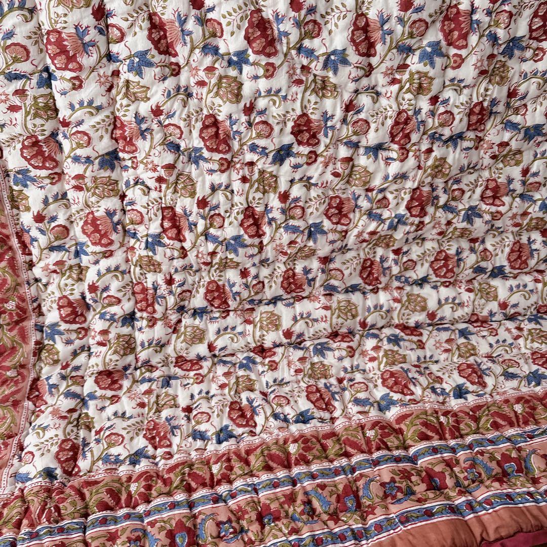 未使用※インド ブロックプリント 中綿入りキルト オレンジベージュ　マルチラグ