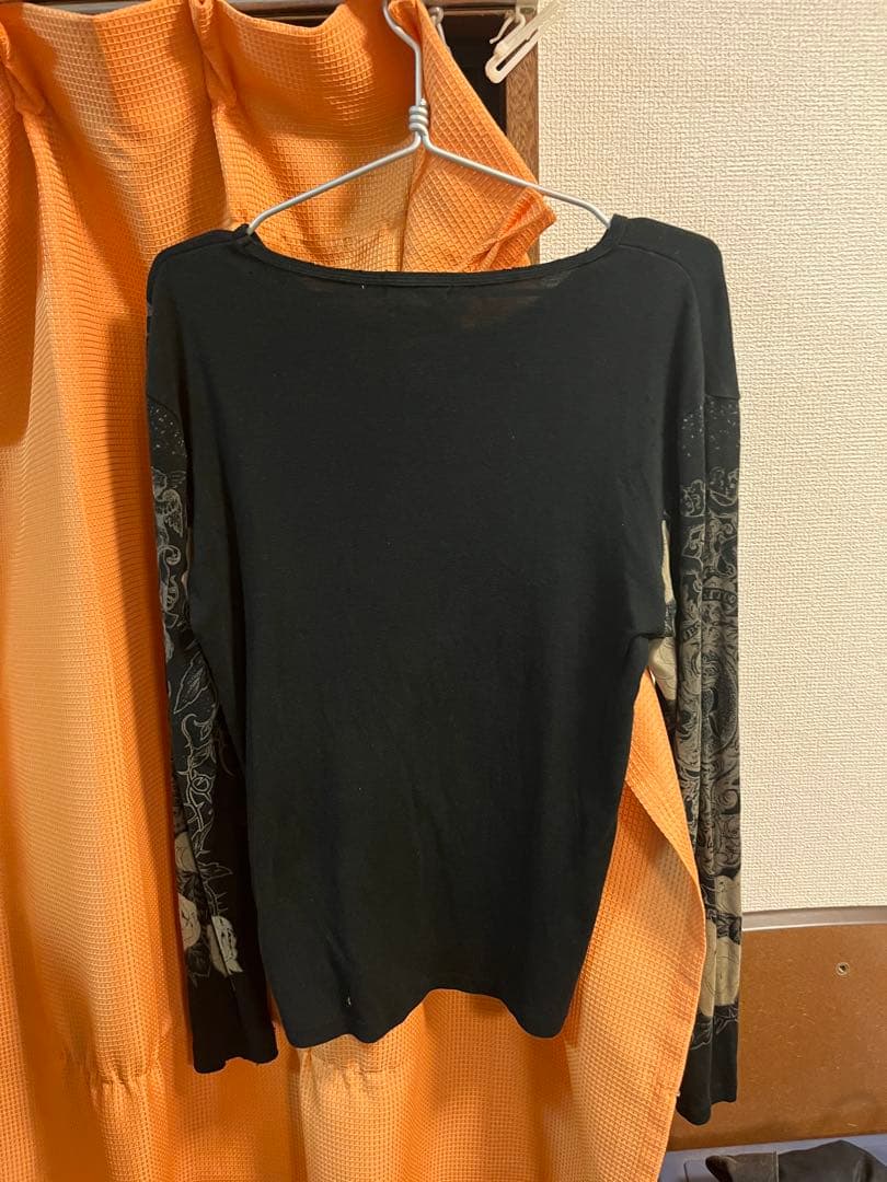 ヤスユキイシイ スカルとバラプリントの長袖カットソー