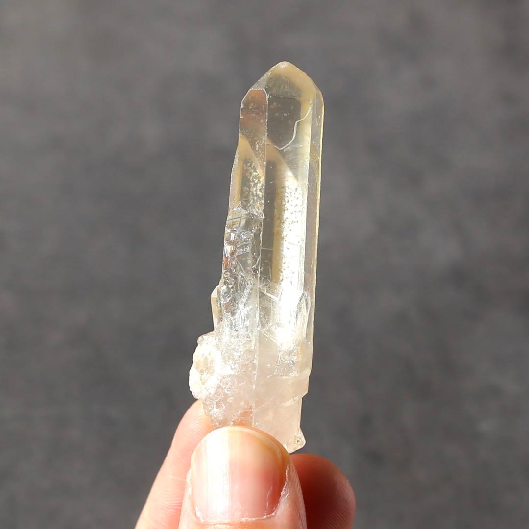 ゴールデンヒーラー クォーツ 原石 水晶 鉱物 希少石 天然石 ツインレイ