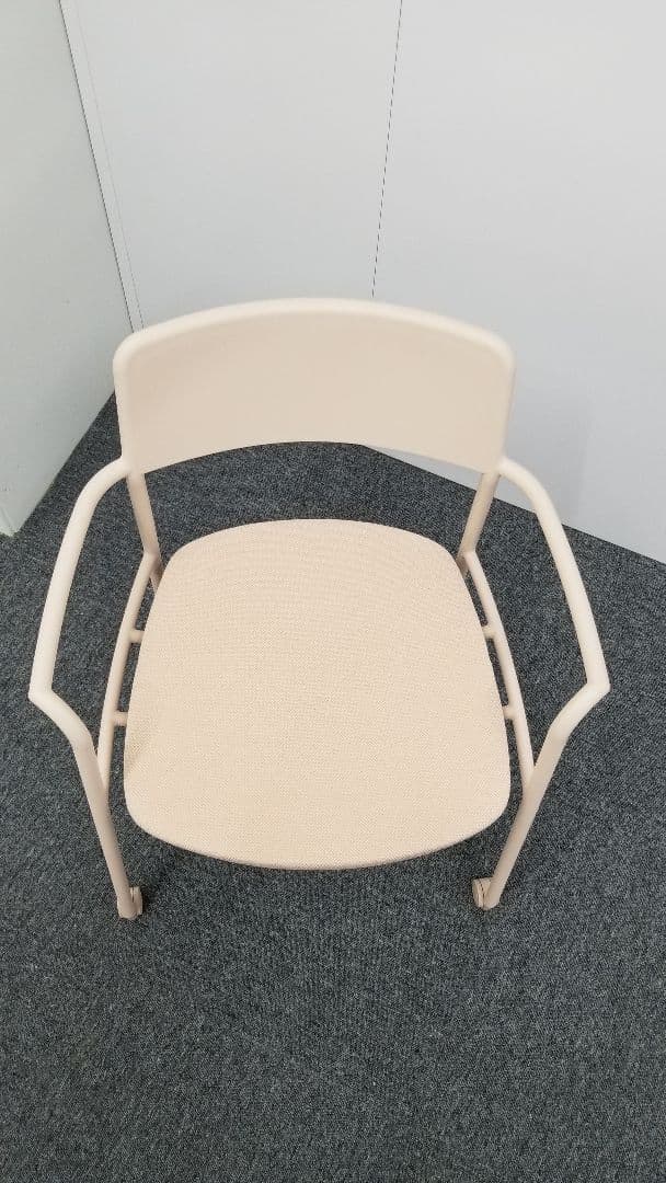 コクヨ　Anyチェアー②