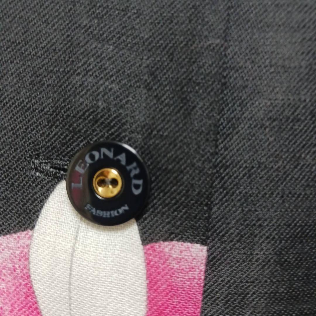 美品 レオナール 長袖シャツブラウス ベルトあり　黒xピンク　花柄