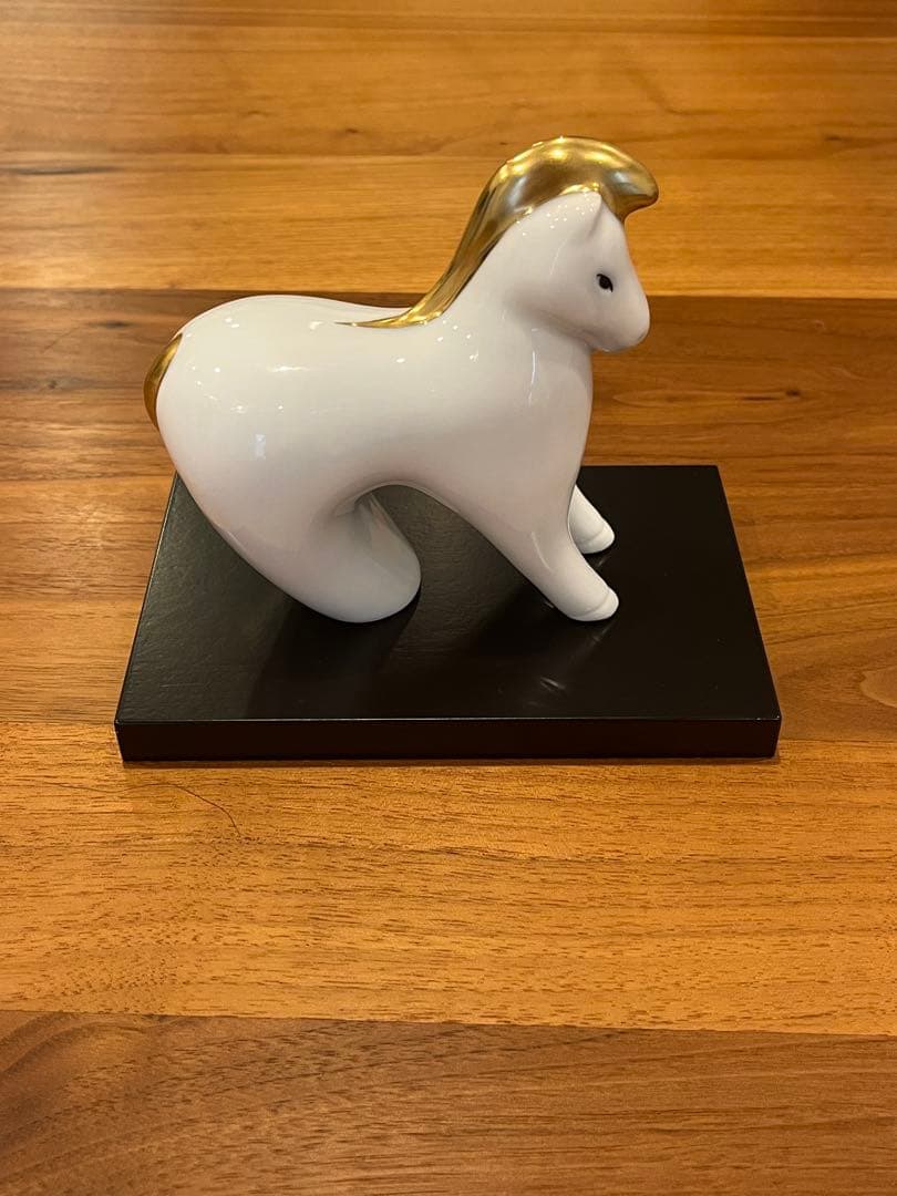 畑石眞嗣作　干支置物（敷板付き）