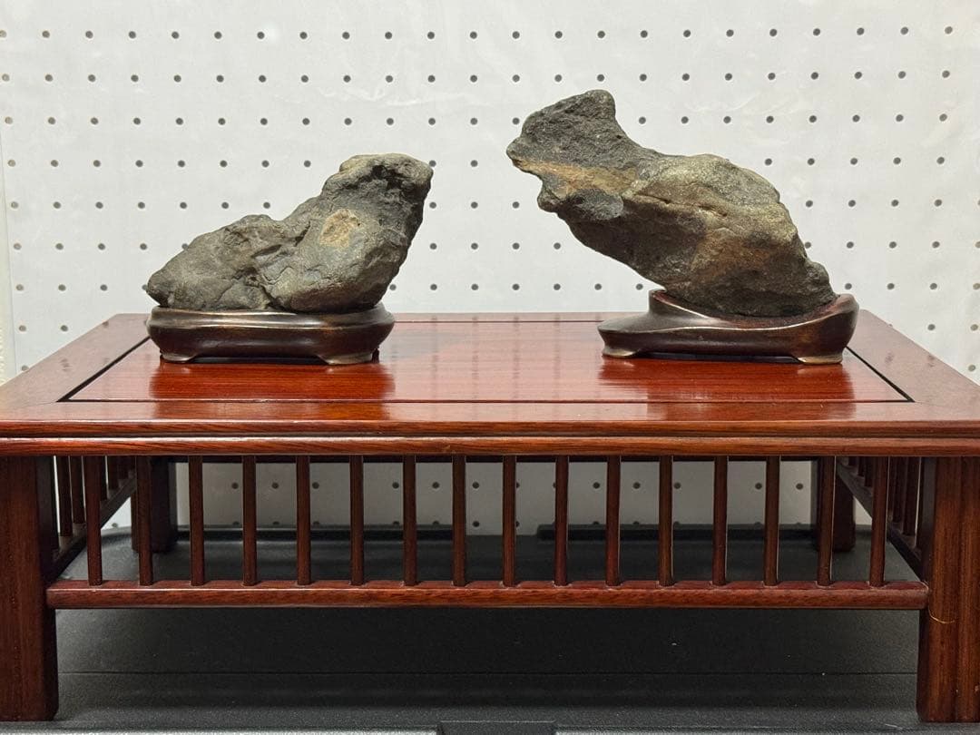 水石 雷鳥石 天然石 仙見川石 仙見石 新潟県産 2点セット 木製台座付き