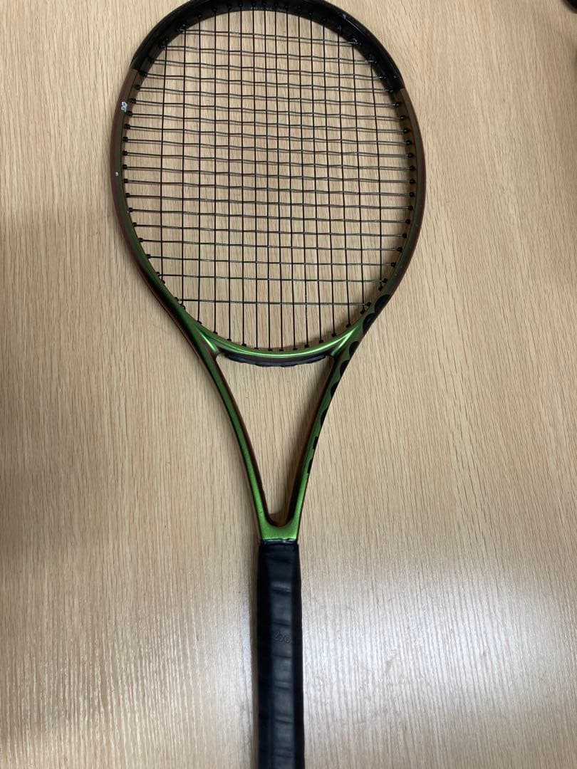 Wilson BLADE 100 V8 テニスラケット