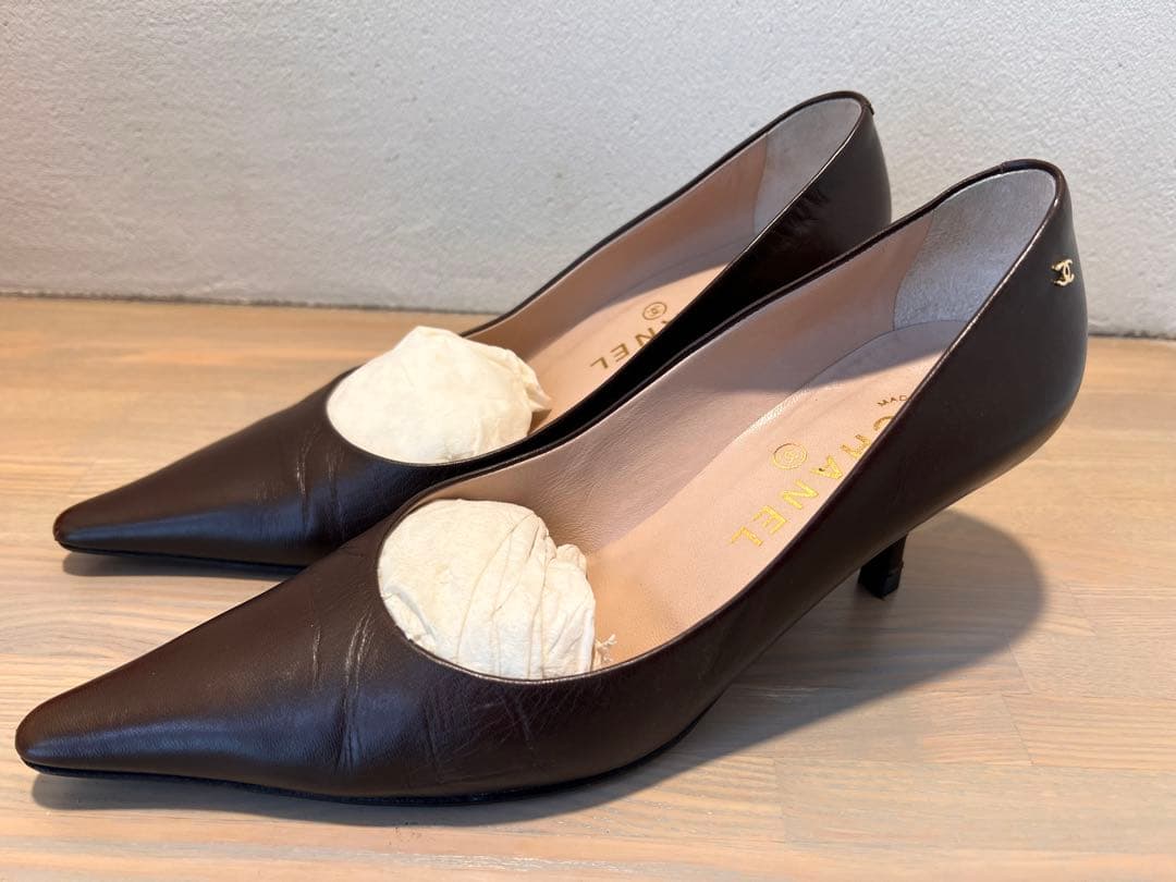 CHANEL ブラウン ポインテッドトゥ パンプス 37 1/2 C