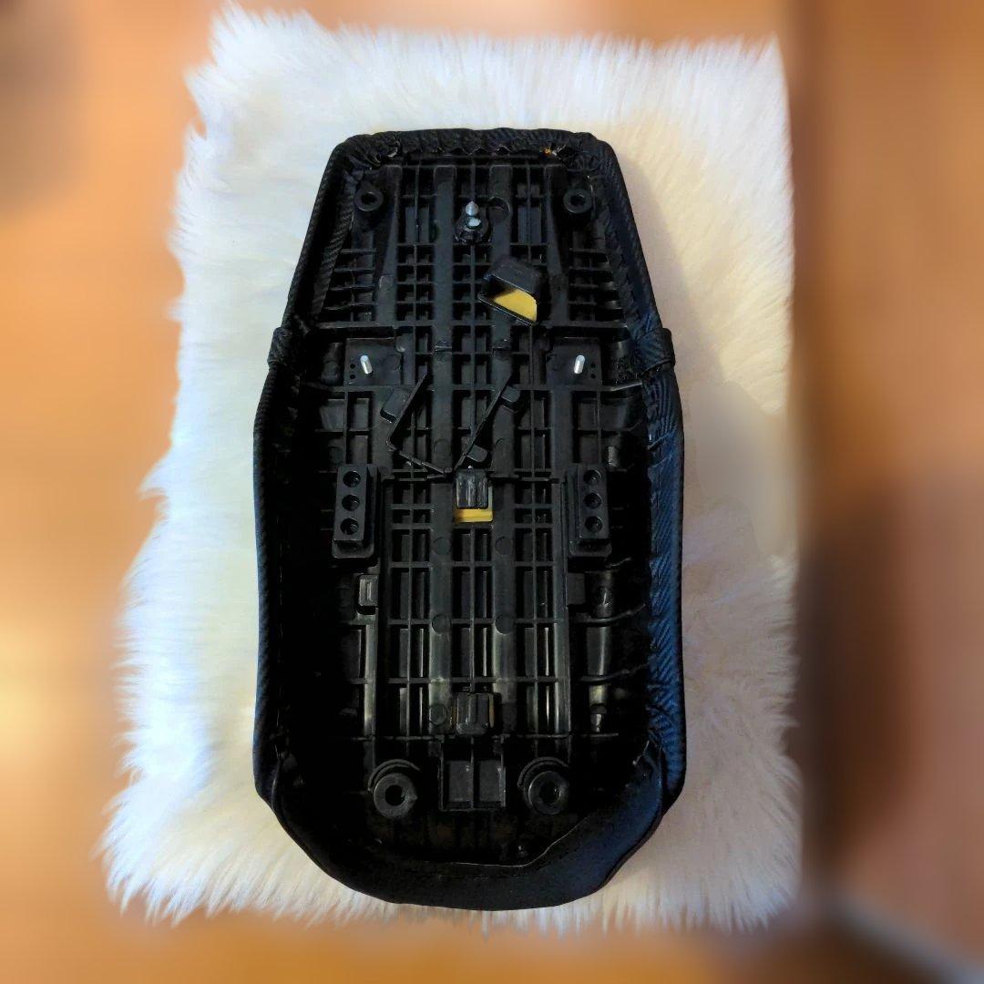 GROM　グロム　JC92　ローダウンタックロールシート　ブラックステッチ