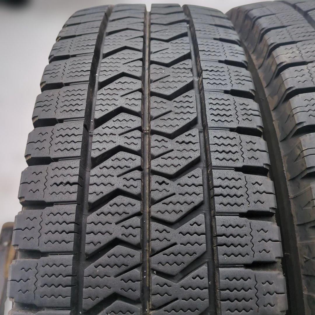 205/85R16LT 117/115N BLIZZAK W989 溝高 4本