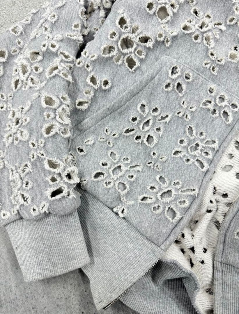 あかねMASU FLOWER HOLE ZIP-UP SWEAT