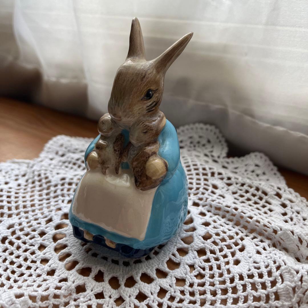 ロイヤルアルバート⭐︎ピーターラビット陶製Mrs.Rabbit&Bunnies