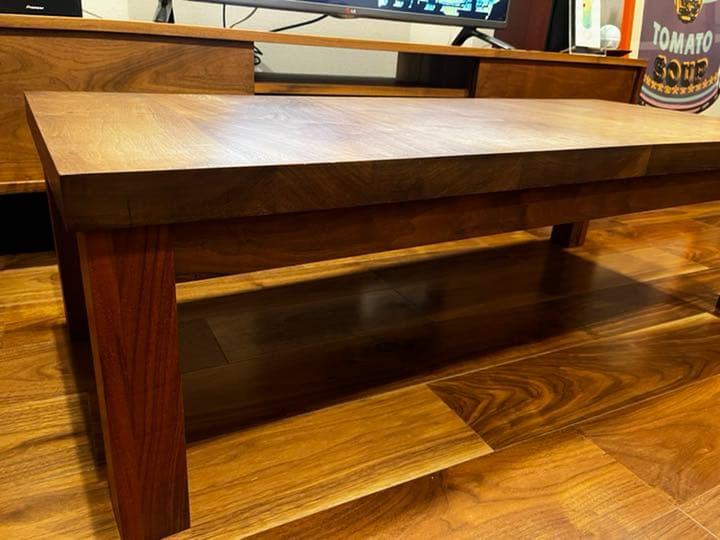 ウォールナット無垢材　ローテーブル