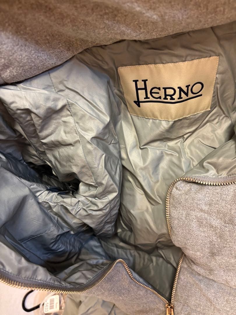 Herno フード付きダウンロングコート グレー