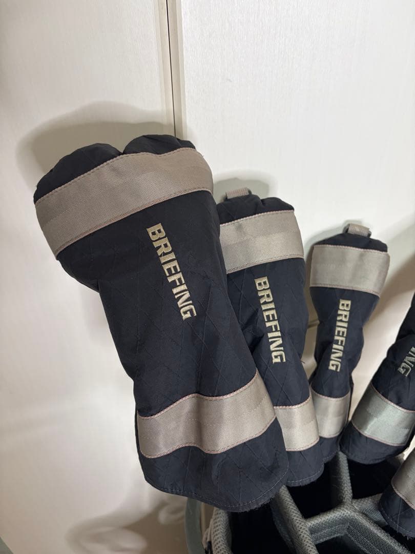 ブリーフィング　キャディバック&ヘッドカバーフルセット　キャップおまけ付き