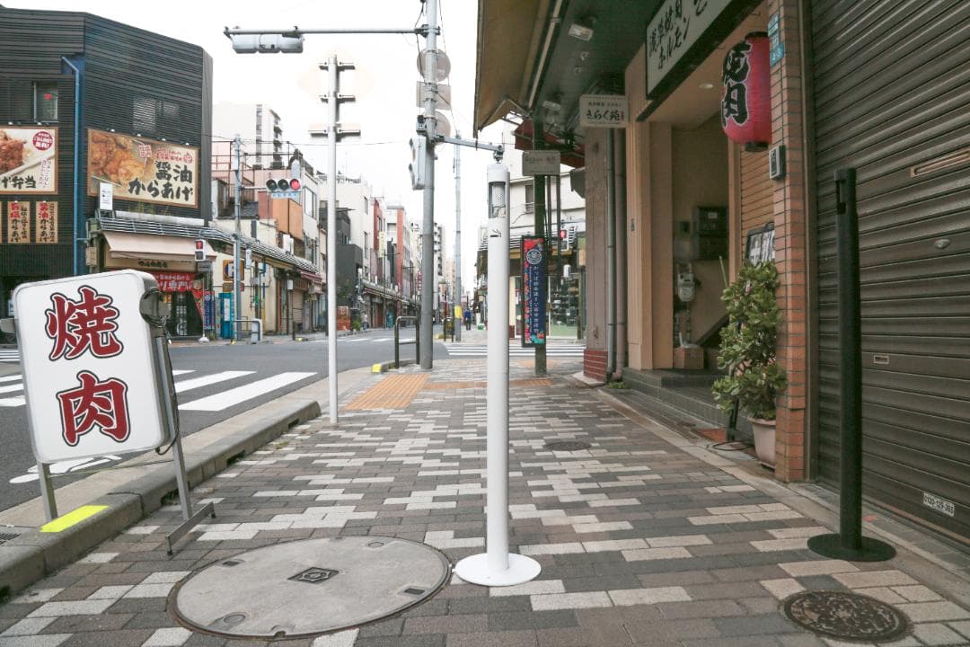 ☆値下げ、訳あり☆ オシャレ！スタンド 灰皿　丸型　ホワイト