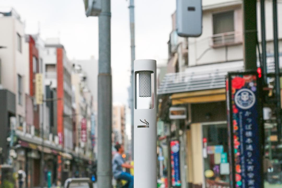 ☆値下げ、訳あり☆ オシャレ！スタンド 灰皿　丸型　ホワイト