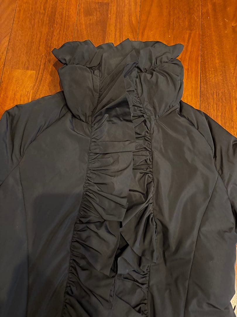 COTOO コトゥー　フリルが素敵なダウンコート