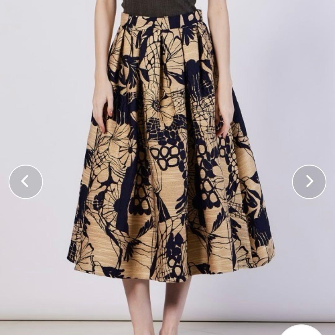 ダブスタ　今季　花柄ジャガードスカート