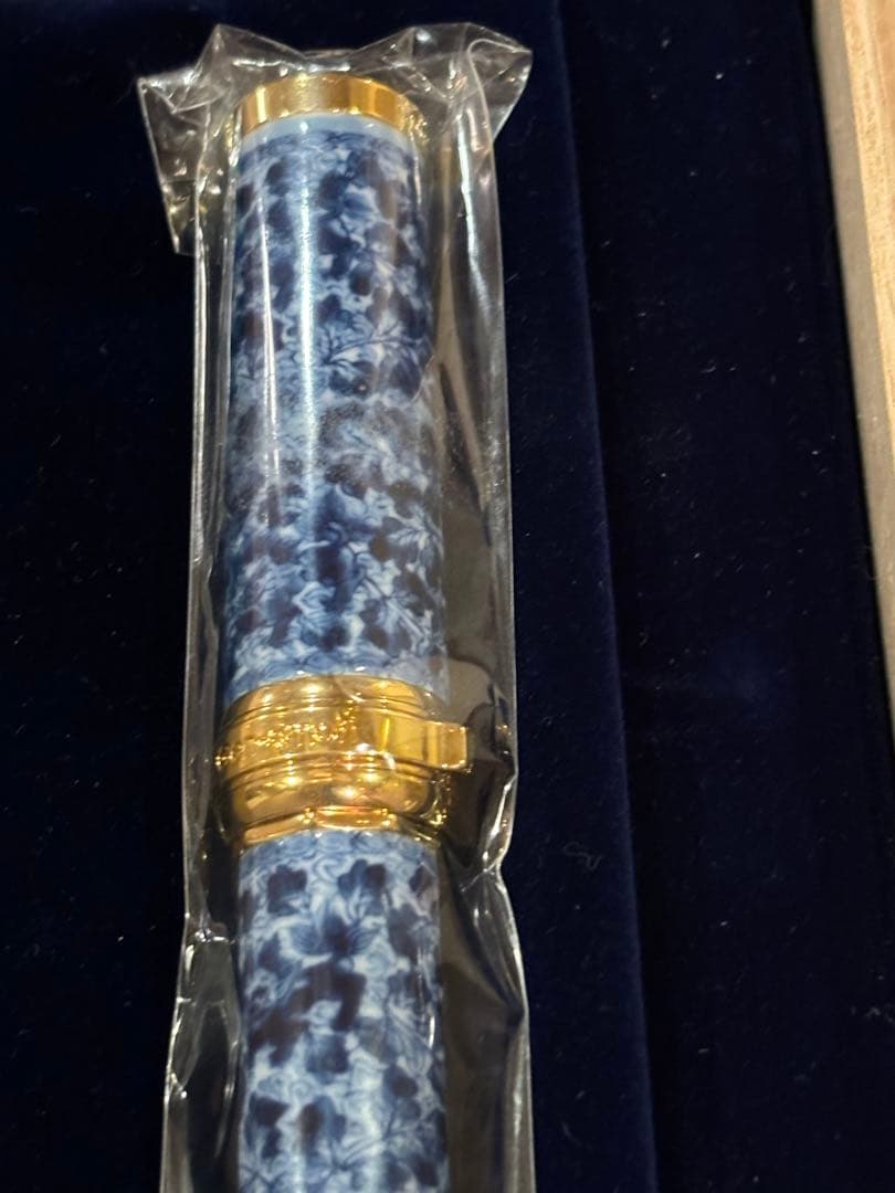 有田焼創業400年記念万年筆 染付獅子唐草（源右衛門窯製） 細字