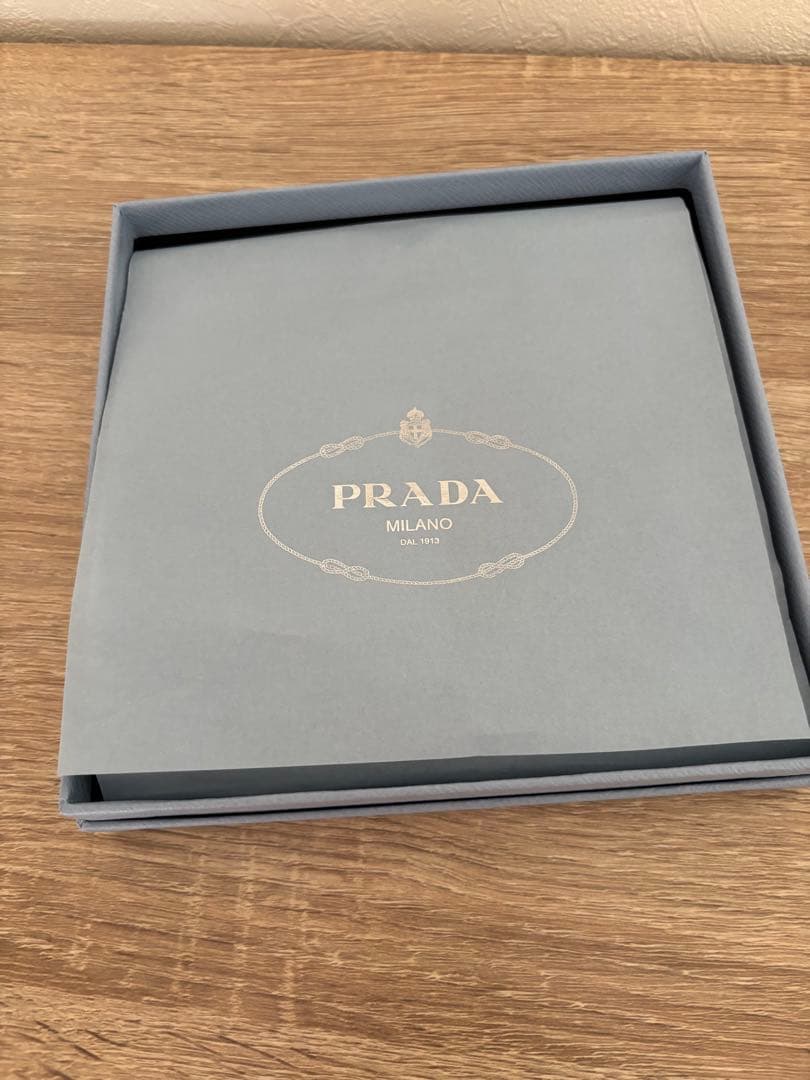 PRADA プラダスカーフ　プラダ