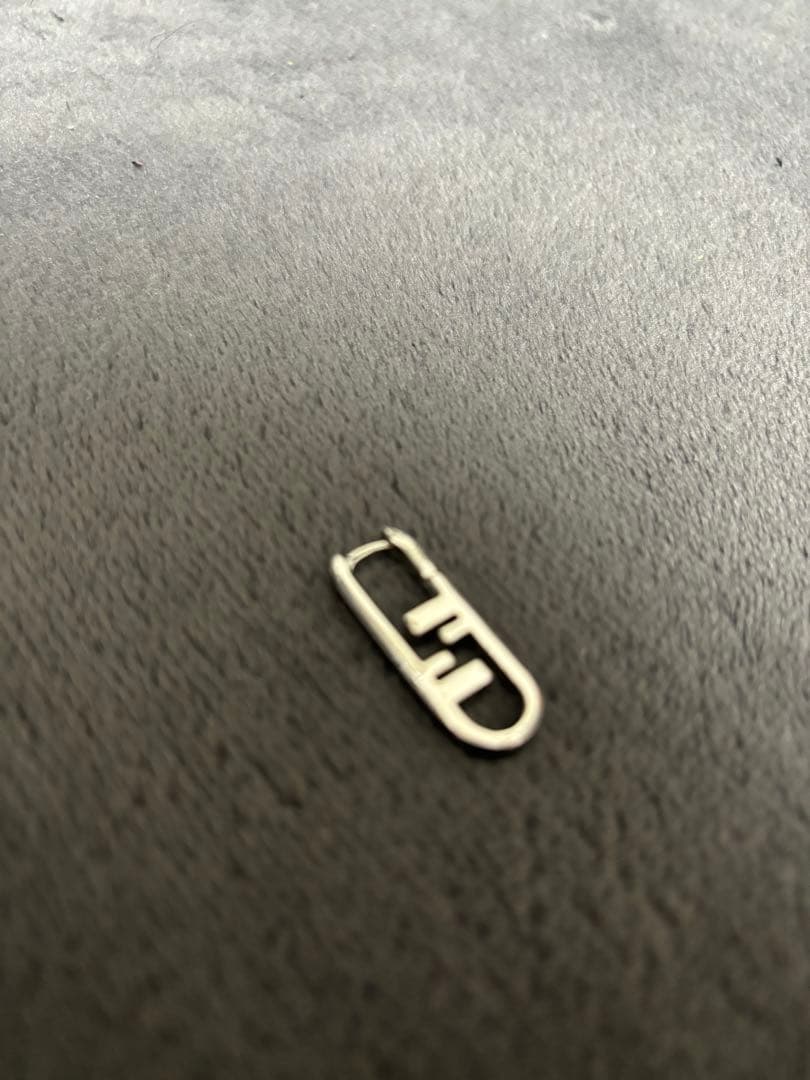 FENDI オーロックピアス(片耳)
