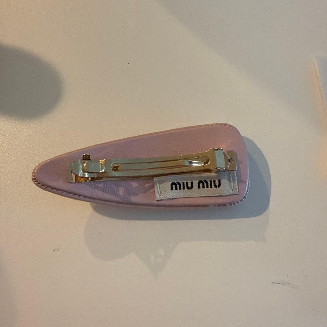 MIUMIU パテントレザー ヘアクリップ バレッタ