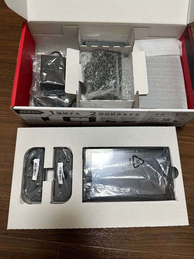 美品　Nintendo Switch 本体 グレー　備品付き
