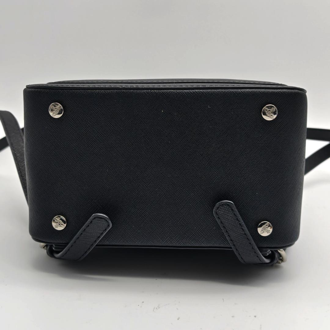 美品 ヴィヴィアンウエストウッド ミニリュック 本革 サフィアーノレザー 黒