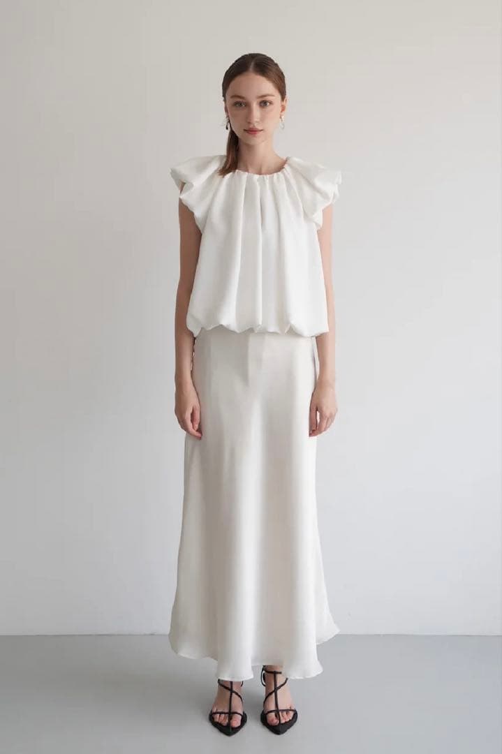 トップス Acka drape volume tops / White