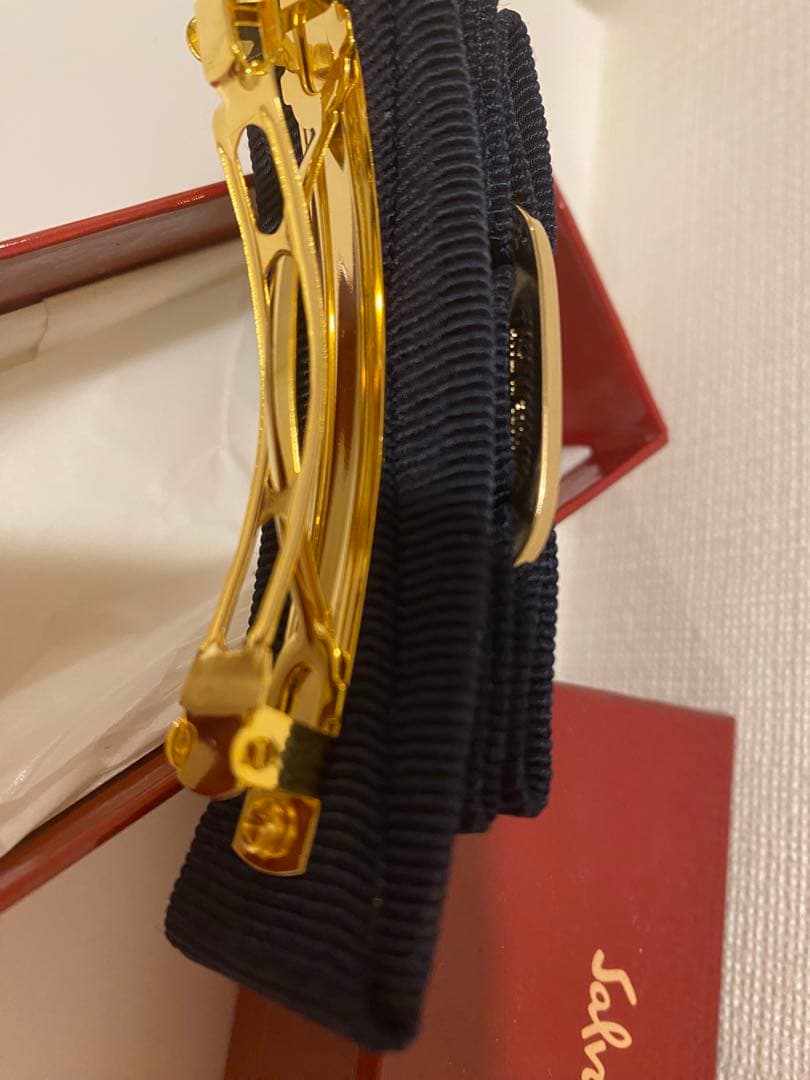 未使用Ferragamo フェラガモ ヴァラリボン バレッタ ネイビーゴールド
