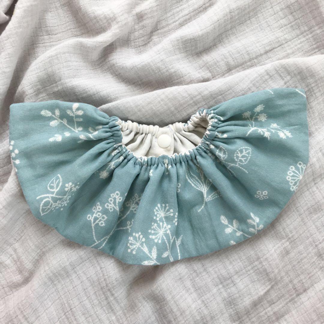 ★ミント刺繍×フレッシュミルク★ ハンドメイド　リバーシブル　スタイ