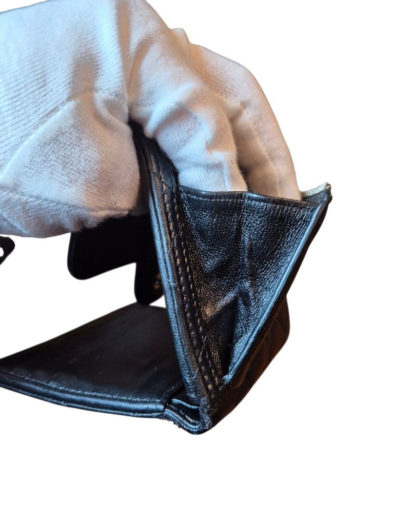 CHANEL　シャネル　マトラッセ　三つ折り財布　ブラック