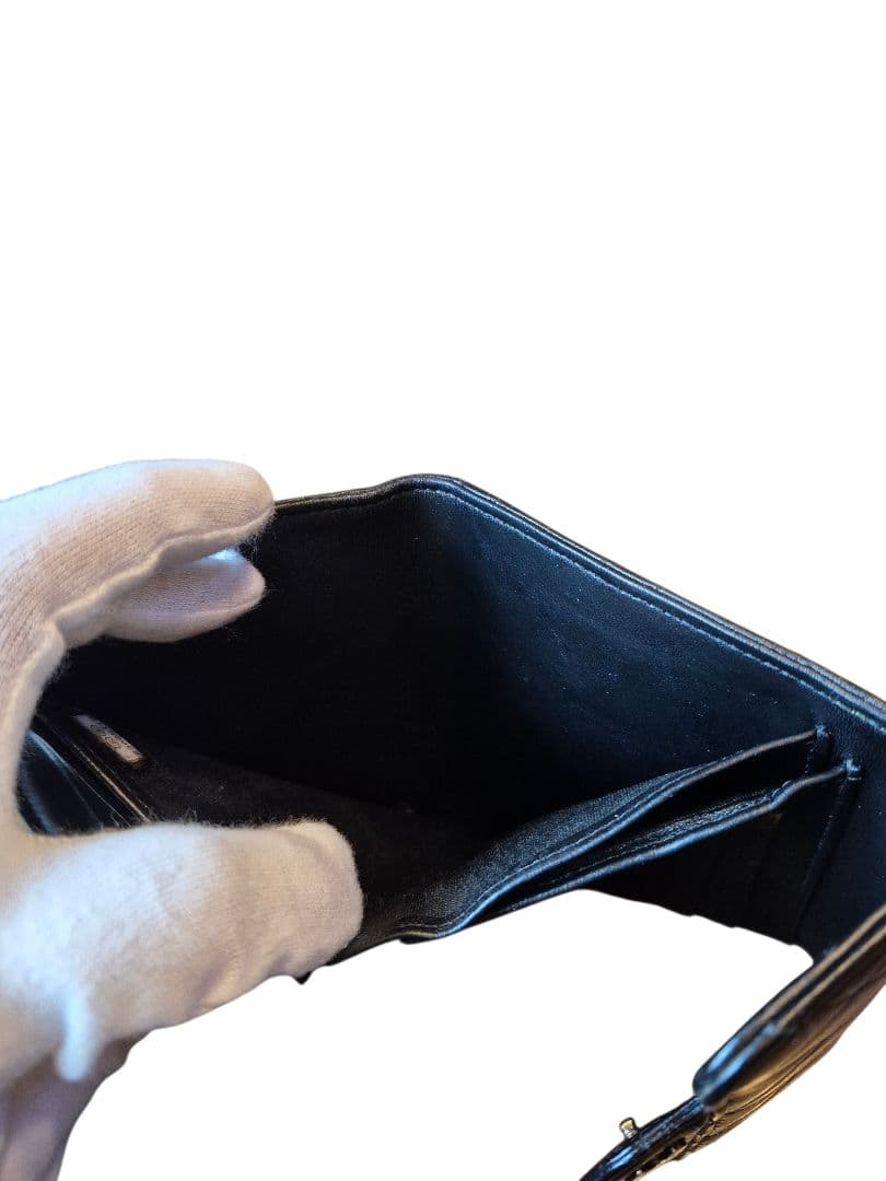 CHANEL　シャネル　マトラッセ　三つ折り財布　ブラック